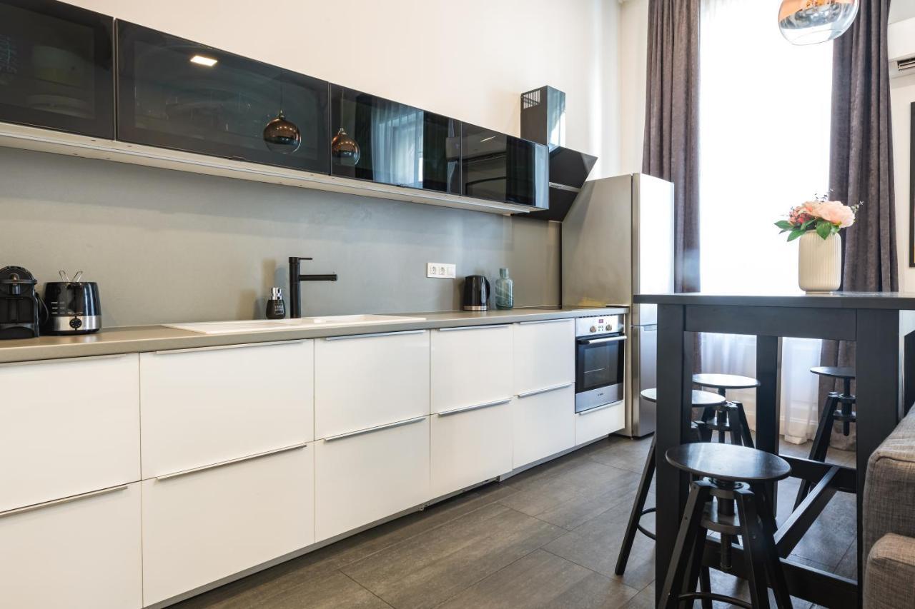 Luxury Nova Home Next To The New York Cafe Budapest Exterior foto